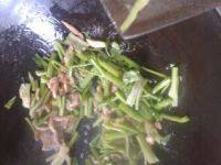 鲜香的芹菜肉丝做法图解5)