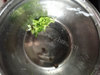 香气浓郁的冬瓜排骨汤做法图解4)