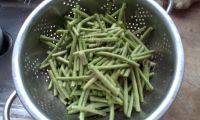 家常美食干煸豆角茄子做法图解1)