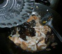 「DIY美食」猪肉炖粉条做法图解10)