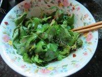 秀色可餐的凉拌芹菜叶做法图解8)