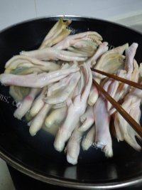 自制卤鸭爪做法图解4)