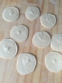 好吃的茄子鸡蛋饺子做法图解2)