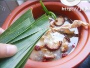 家常笋干老鸭煲做法图解5)