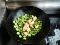 家常菜秋葵炒虾仁