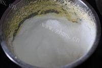 自制菠萝翻转蛋糕做法图解4)