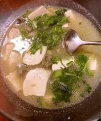 鲜美可口的海蛎子豆腐汤做法图解6)