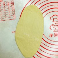 自制香葱培根芝士面包做法图解5)