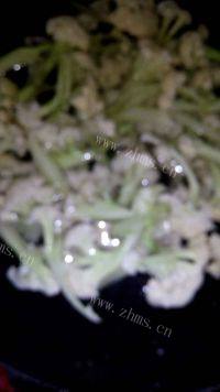 家常菜炒花菜做法图解2)