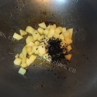 自制苹果鸡蛋饼做法图解5)
