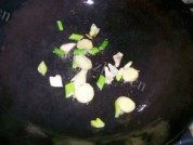 美味的菠菜炖粉皮做法图解6)