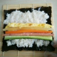 火腿鸡蛋寿司做法图解3)