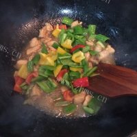 家常菜辣子鸡丁做法图解9)