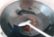 东北菜红烧肉炖豆角做法图解3)