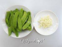 家常菜蒜香荷兰豆做法图解2)