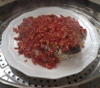 美味的剁椒鱼头做法图解8)