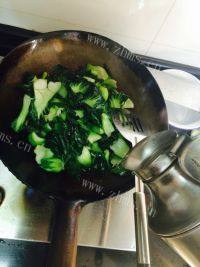 家常菜青菜炒香菇做法图解6)
