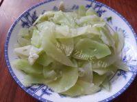 香脆的素炒莴笋