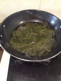 回味无穷的凉拌海带丝做法图解3)