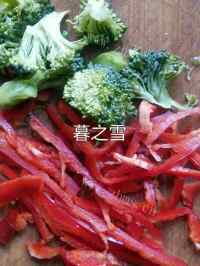 唇齿留香的凉拌木耳做法图解2)