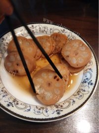 垂涎欲滴的桂花糖藕做法图解3)