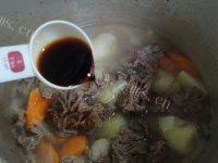 味道不错的牛肉炖土豆做法图解7)