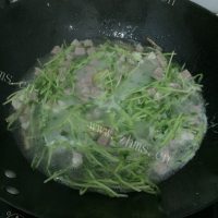 美味的上汤豆苗