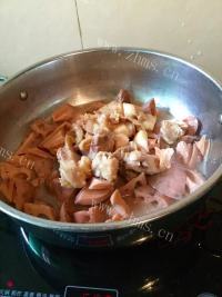 美味猪肉炖莲藕做法图解11)