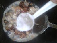 家常菜香菇焖鸡肉做法图解9)