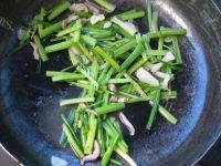 口感好的芹菜炒肉丝做法图解10)