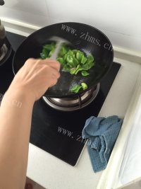 香气浓郁的青椒炒鸡蛋做法图解4)