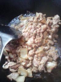 易做的杏鲍菇炒肉片做法图解5)
