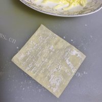美味的芝士火腿卷做法图解2)