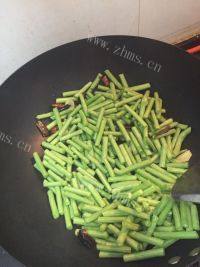 家常菜辣炒豆角做法图解5)