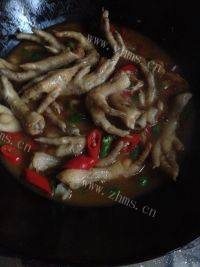 诱人的香辣鸡爪做法图解10)