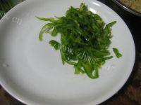 一个人的青椒土豆丝做法图解3)