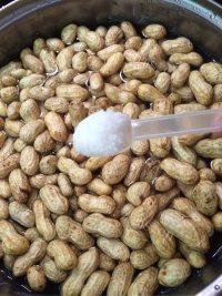 美味的煮花生做法图解6)