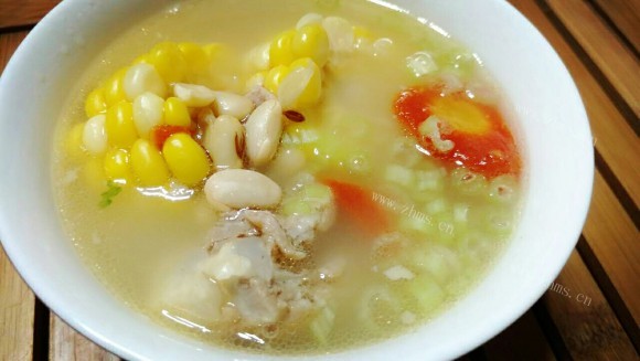 玉米骨头汤