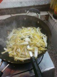 家常菜娃娃菜炒肉做法图解9)
