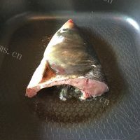 美味炖鱼头汤的做法图解四