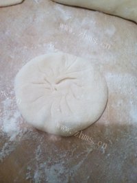 自制白菜猪肉馅饼做法图解11)