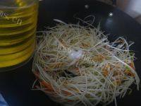 香香的素炒豆芽做法图解3)