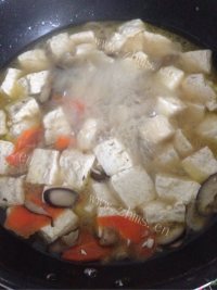 色味俱佳的炖豆腐做法图解6)