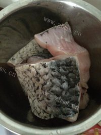美味的熏鱼做法图解1)