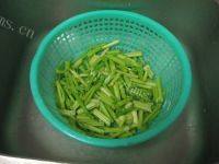 家常菜芹菜香干做法图解3)