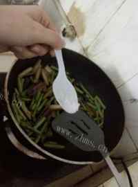 特色美食茄子豆角做法图解7)