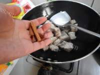 家常菜排骨烧茄子做法图解5)