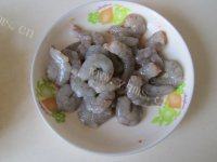 蚕豆炒虾仁做法图解3)