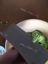 家常菜蒜香西兰花做法图解2)