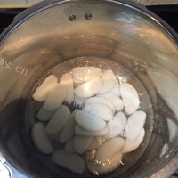 自制肉丝炒年糕做法图解4)